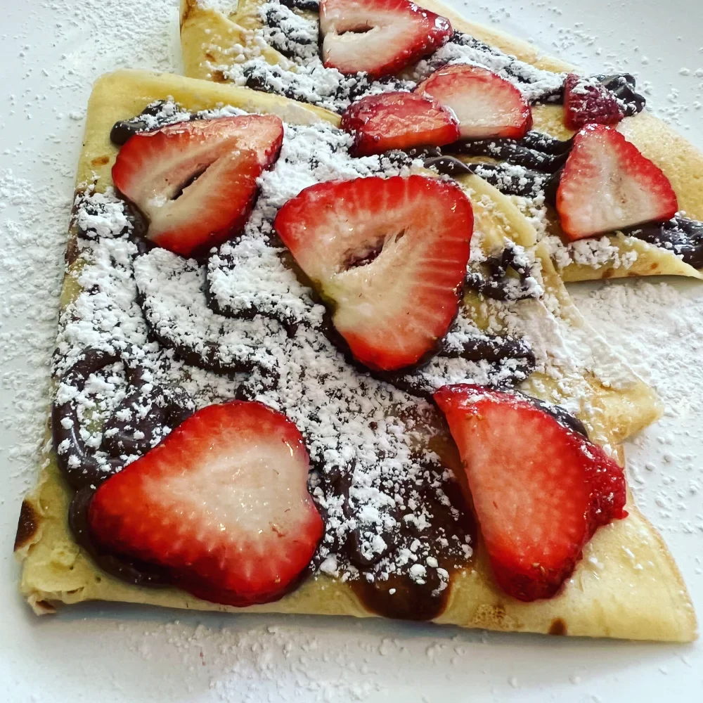 nutella and strawberry crepe